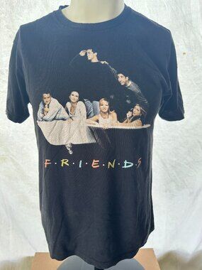Friends Men's Black T Shirt Size Medium Jennifer Aniston Rachel Green Lisa Kudro